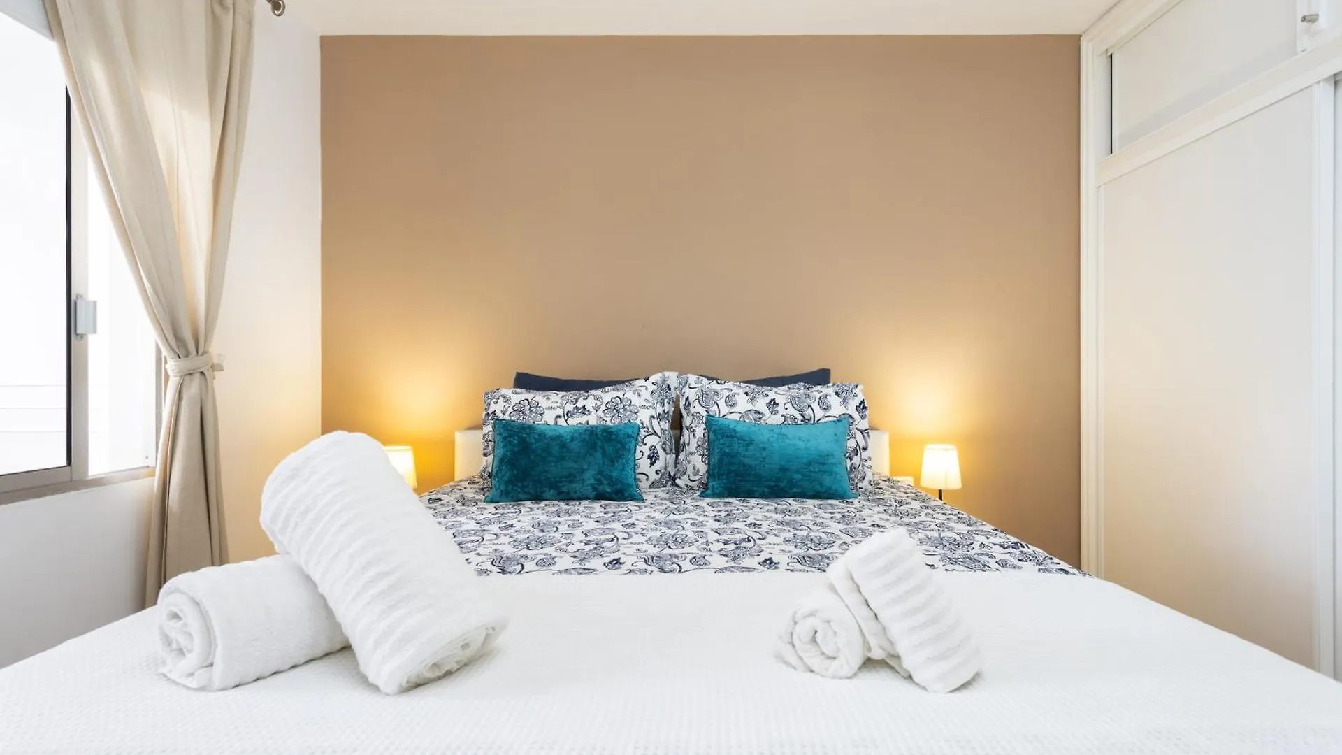 Home2Book Dreamy Coastal Apartment, El Medano אל מדאנו